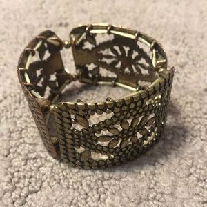 5/$30 Metal statement bracelet!